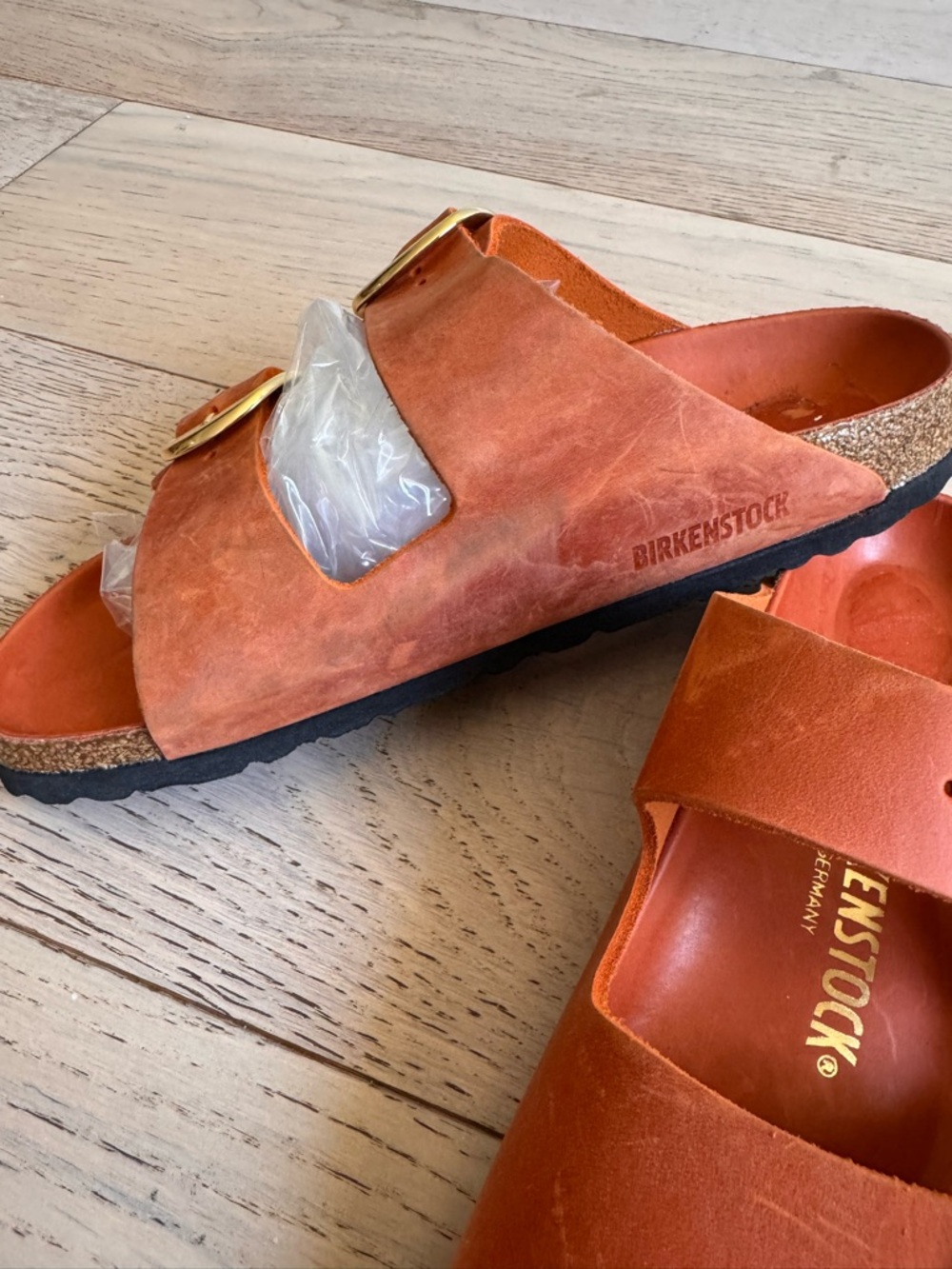 Birkenstock Arizona Big Buckle Two-Strap Sandals in Burnt Orange and Gold Sz: 39 - Picture 2 of 9